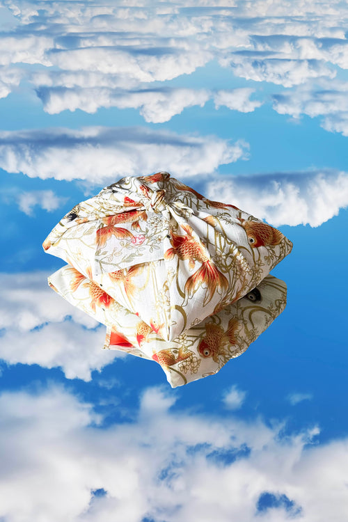 Furoshiki Koi · detalle tela japonesa · patrón carpa japonesa · a juego con Sailor naranja