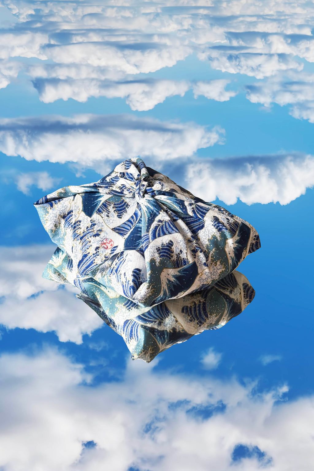 Furoshiki Mont Fuji · detalle tela japonesa · patrón Fujisan y ola Nami · a juego con Sailor azul y plata