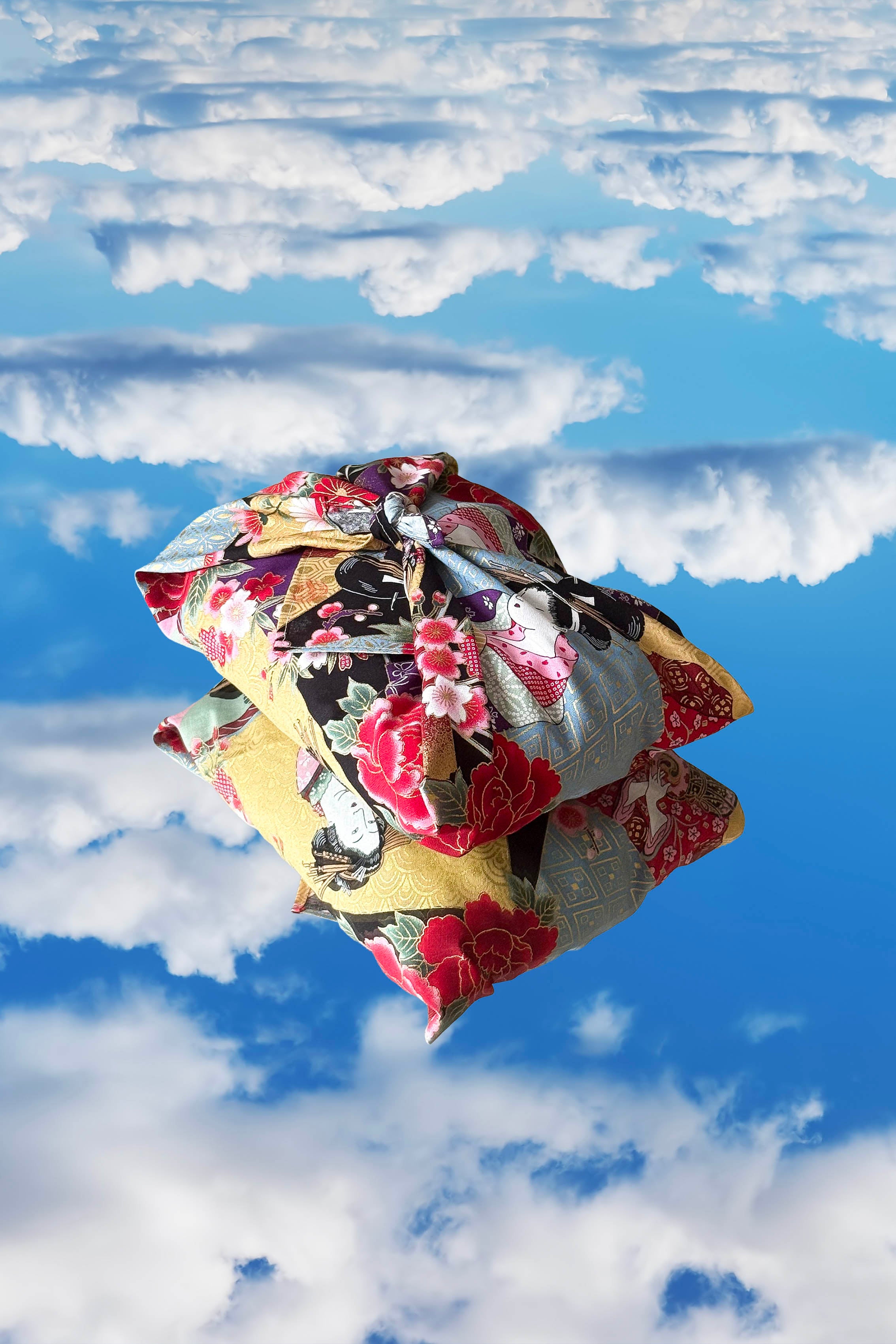 Furoshiki Ukiyo · detalle tela japonesa · patrón mundo flotante · a juego con Sailor rosa y lila