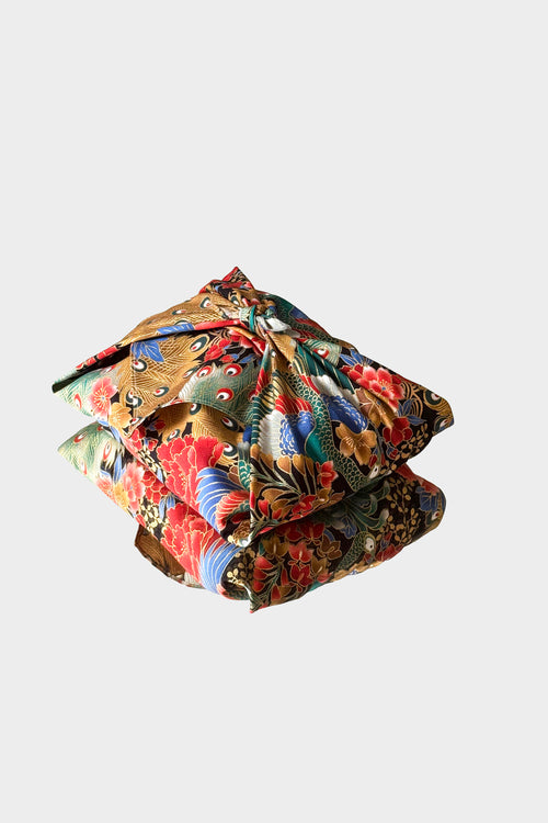 Furoshiki Pavo Real plegado · así llega tu Fūwa · tela a juego con Sailor verde y rojo