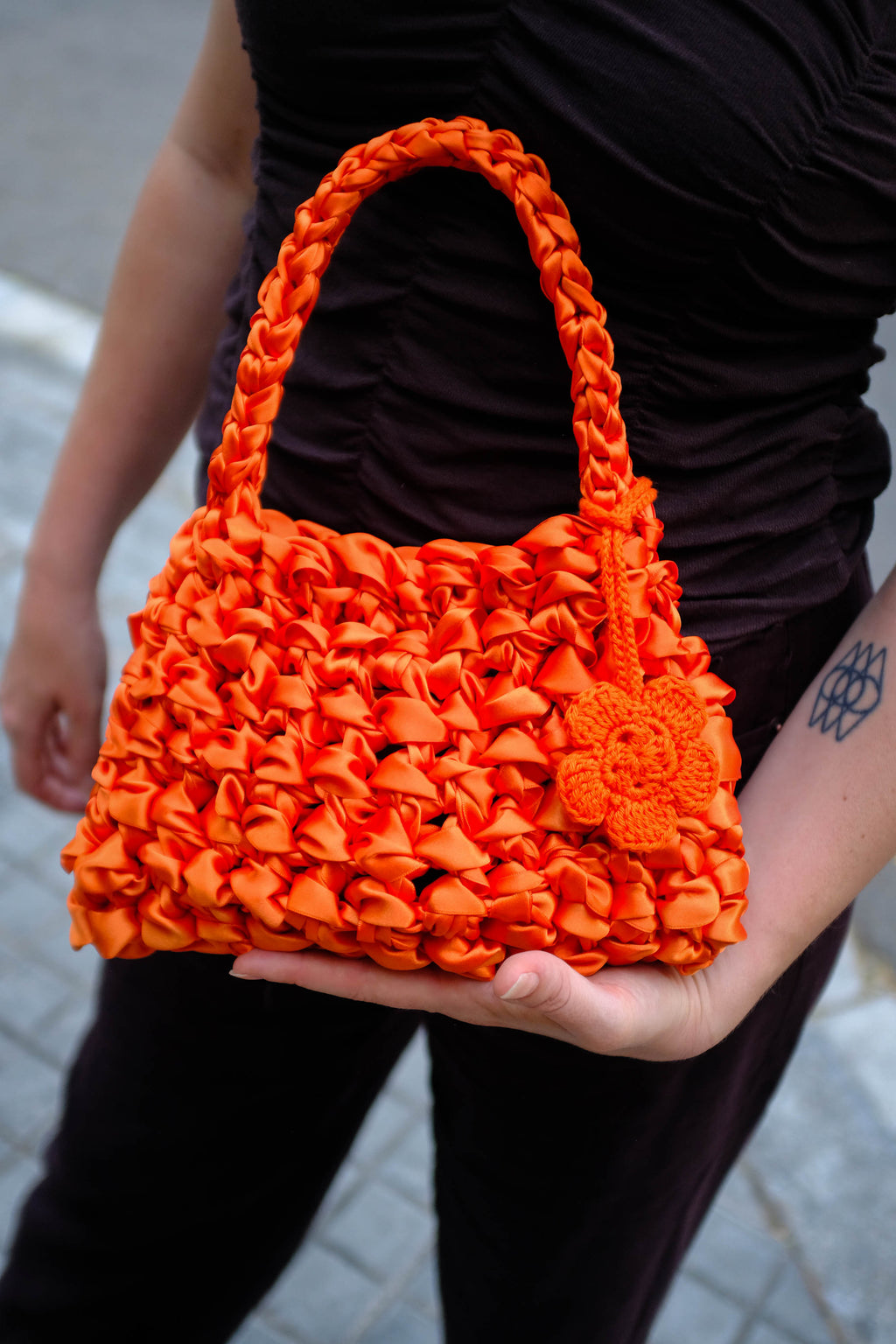 Bolso Sailor daidai · detalle textura ganchillo · cinta de raso naranja · Fūwa