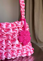 Bolso Sailor sakura · vista lifestyle nocturna · color rosa · Fūwa